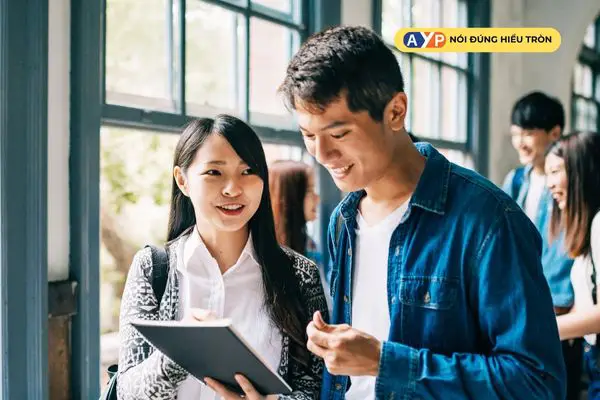 6 lý do khiến bạn nói chuyện lan man, dài dòng, thiếu logic (kèm giải pháp) 6 Trò chuyện với người giỏi hơn mình sẽ giúp bạn có được rất nhiều câu hỏi sâu sắc.