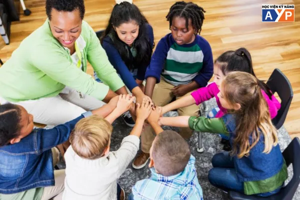 Kỹ Năng Hợp Tác Là Gì? 5 Phương Pháp Rèn Luyện Kỹ Năng Hợp Tác 12 Làm thế nào để trẻ rèn luyện kỹ năng hợp tác ngay từ nhỏ?