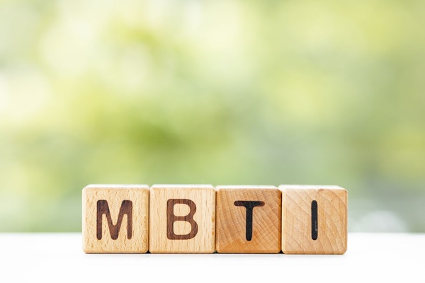 Điều Hướng Sự Nghiệp Theo MBTI: Hiểu Bản Thân, Chọn Đúng Nghề